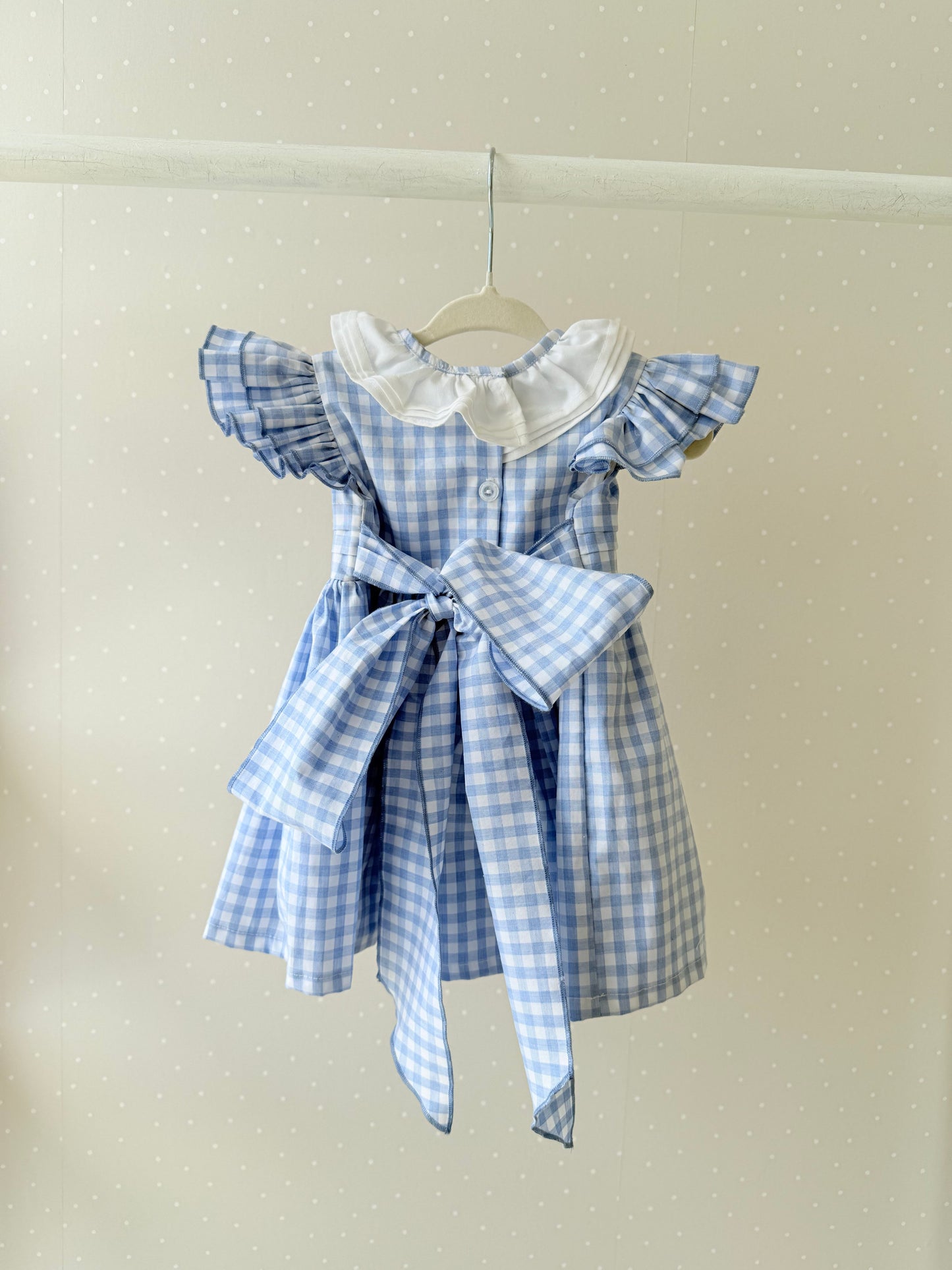 Vestido cuadros con olán