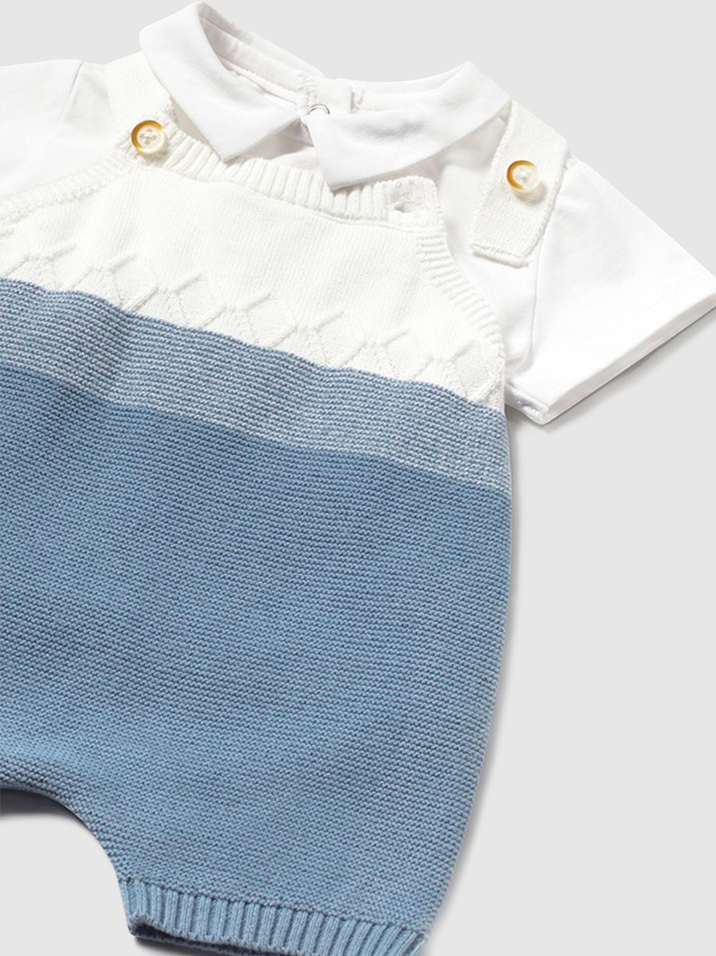 Conjunto peto tejido y camiseta