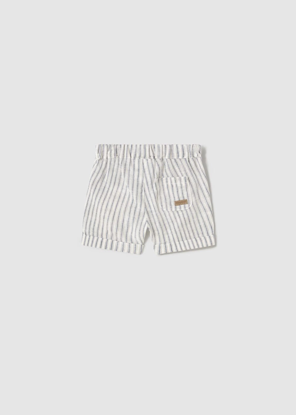 Short rayas con lino