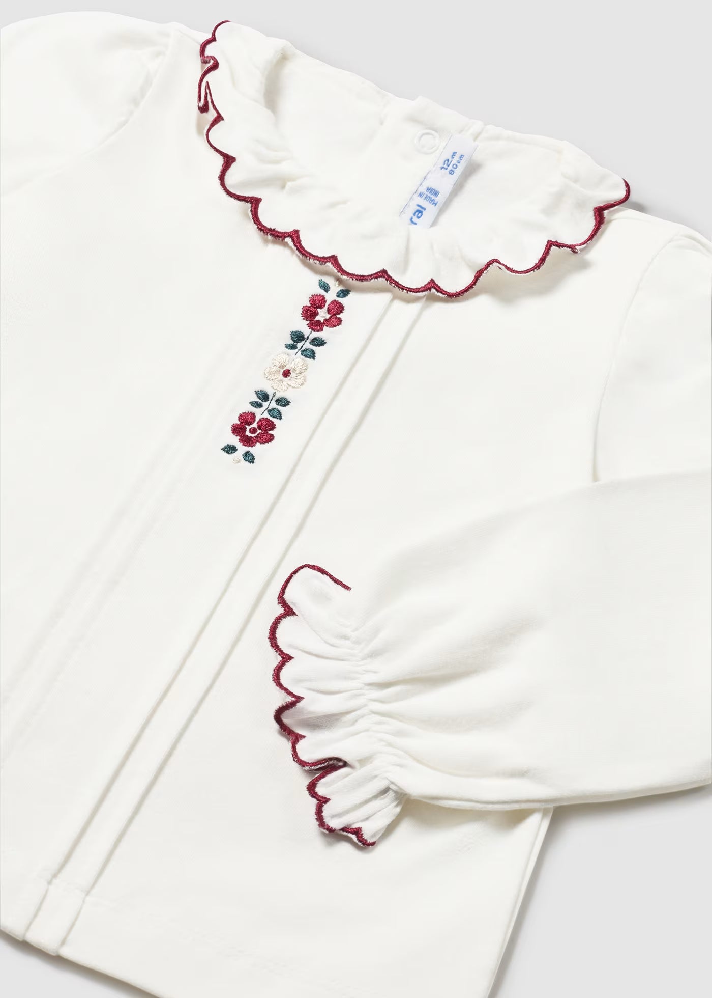 Blusa flores bordadas