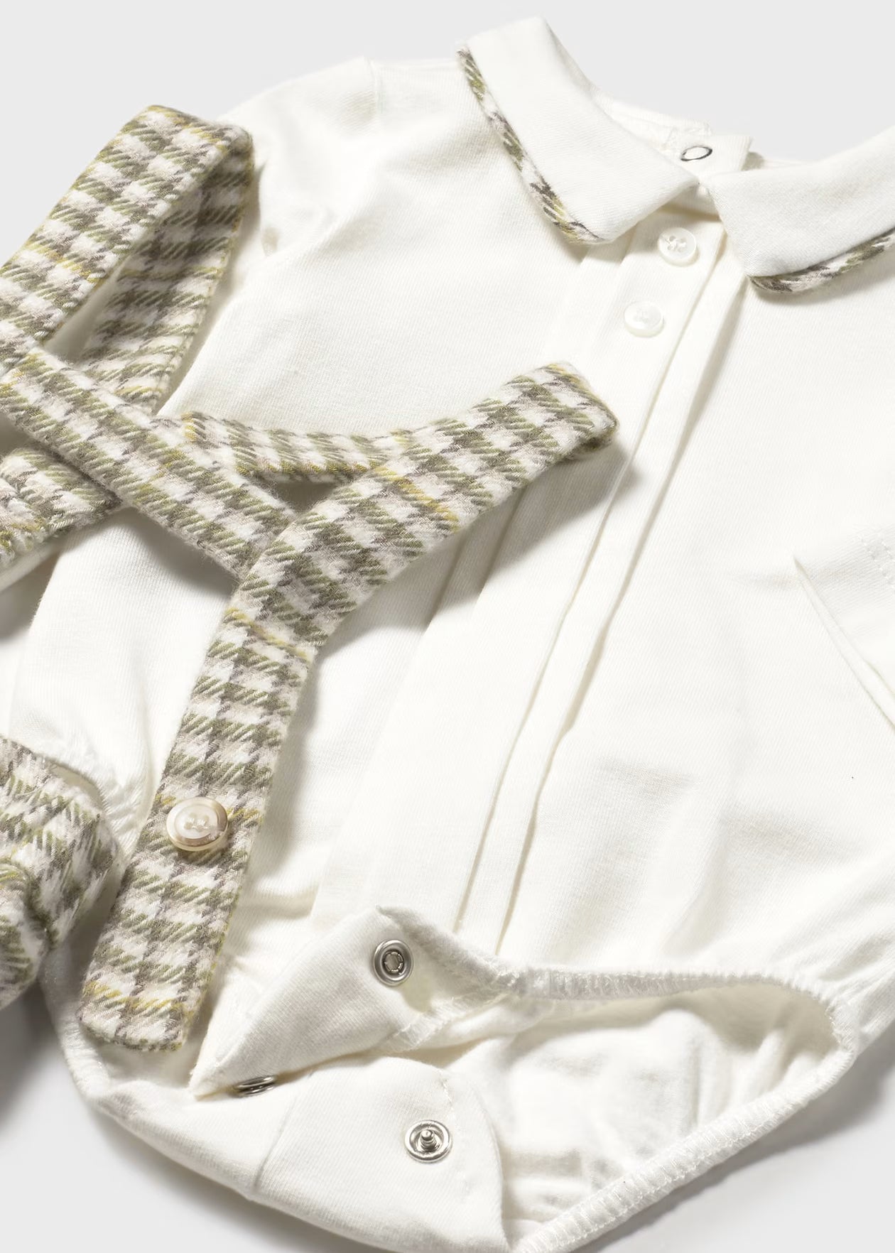 Conjunto pantalón corto tirantes y body