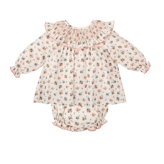 Vestido corto cuello bordado con cubrepañal