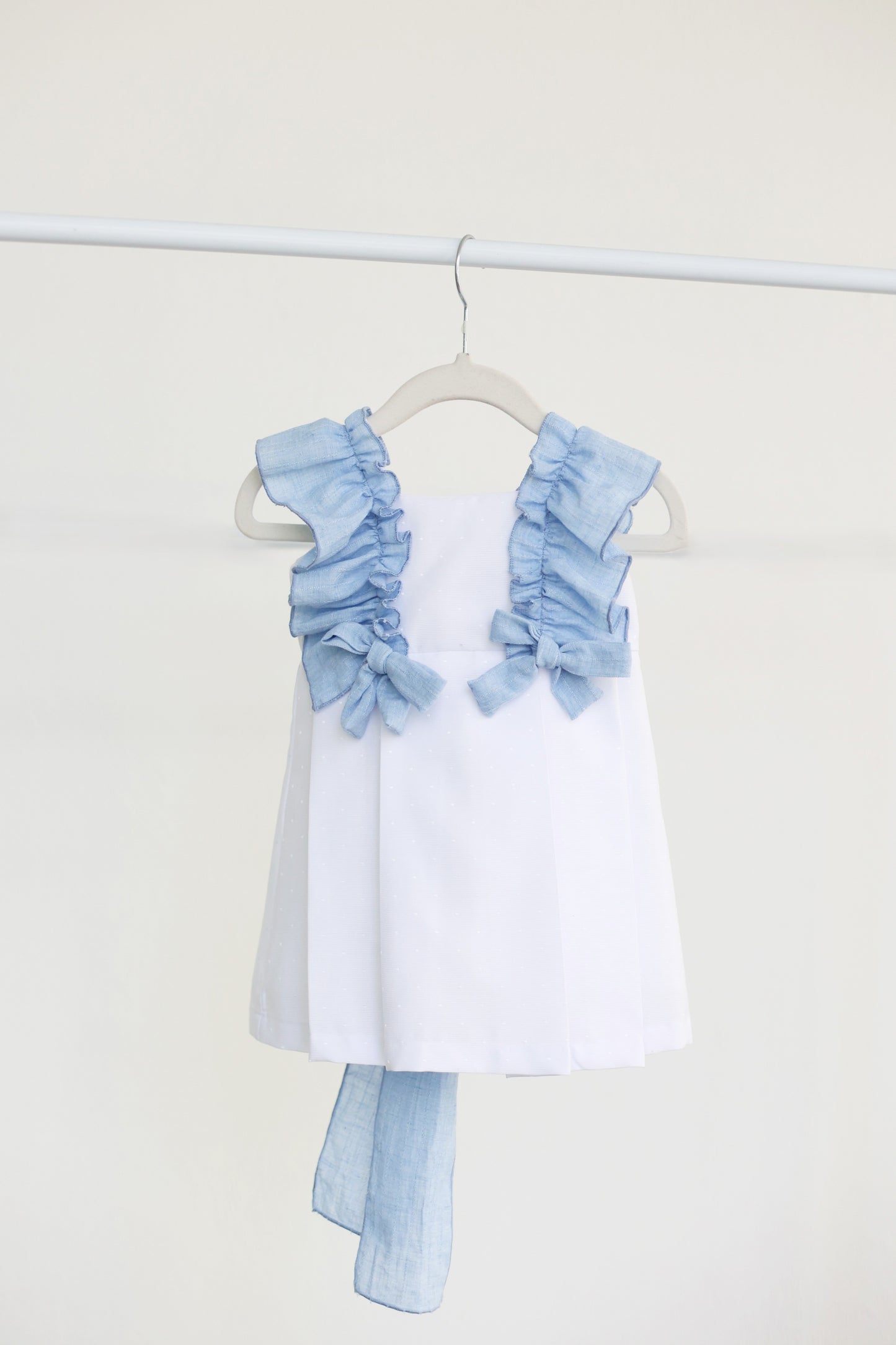 Vestido olanes y moños