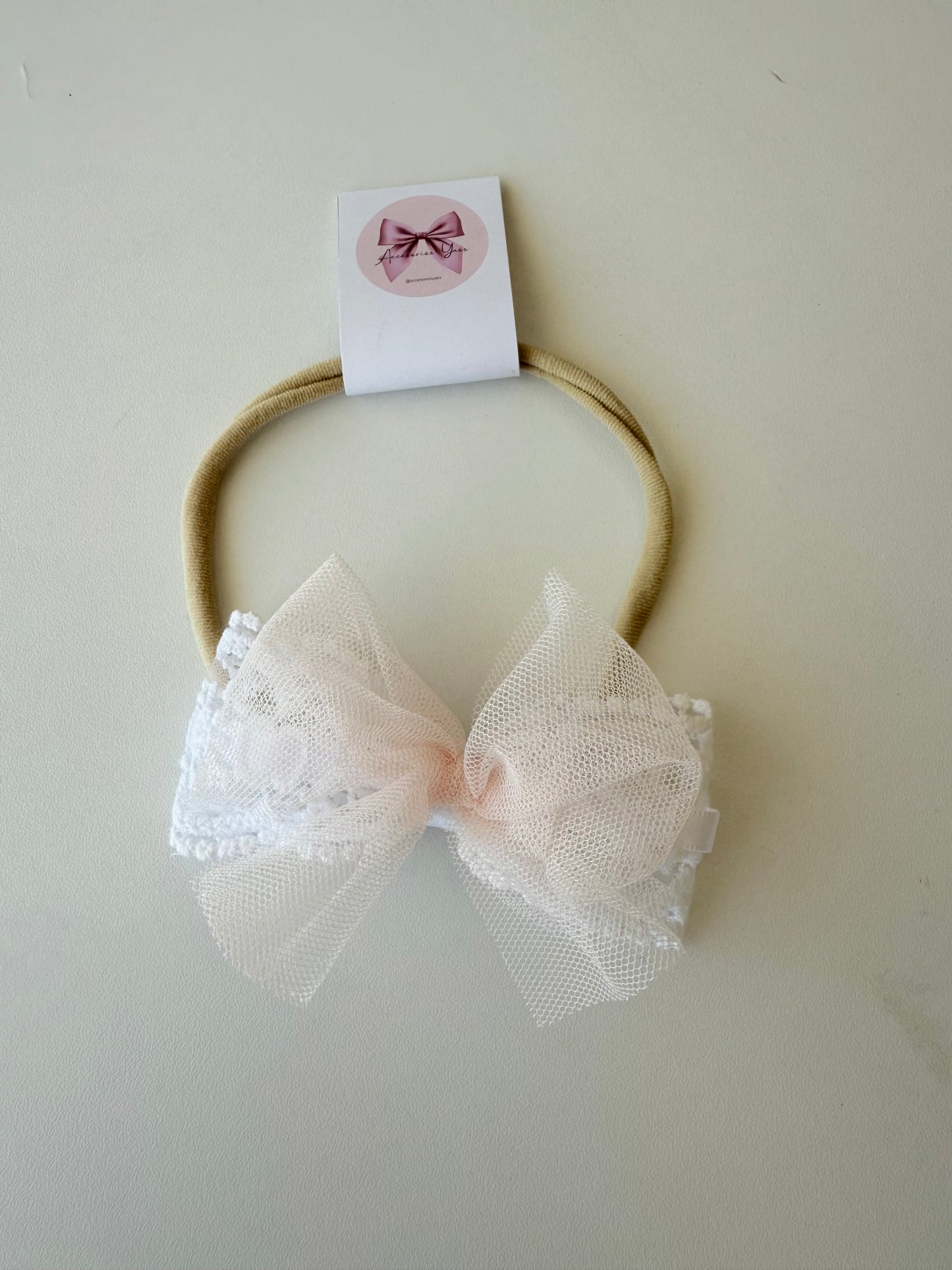Bandita de encaje con listón y moño