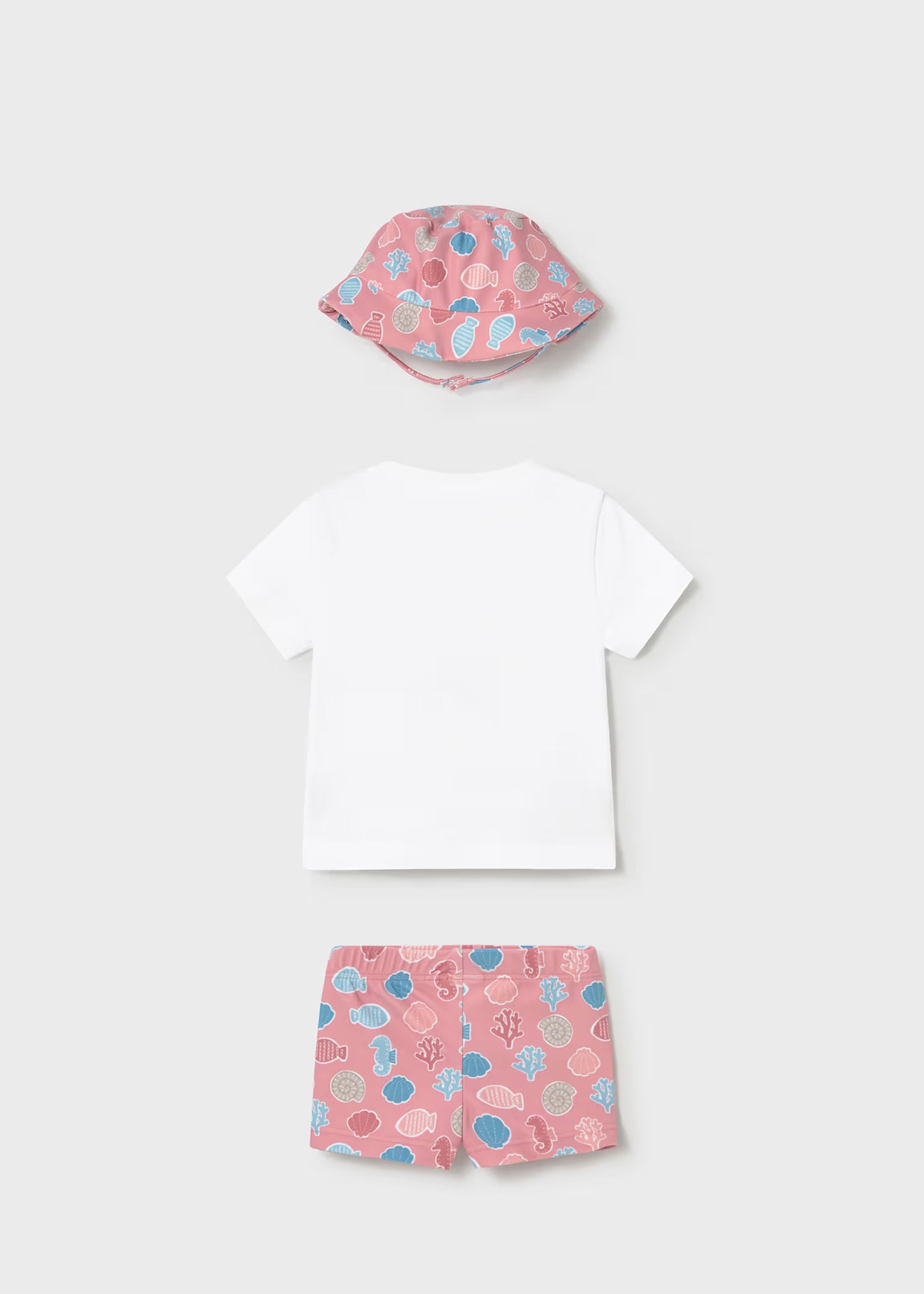 Traje de baño con camiseta y gorro