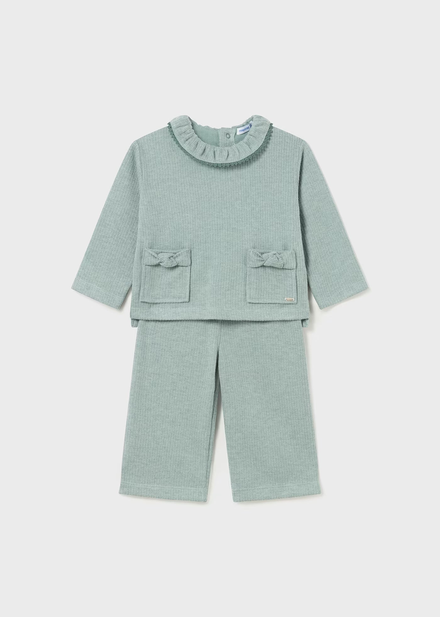 Conjunto pantalón y sudadera