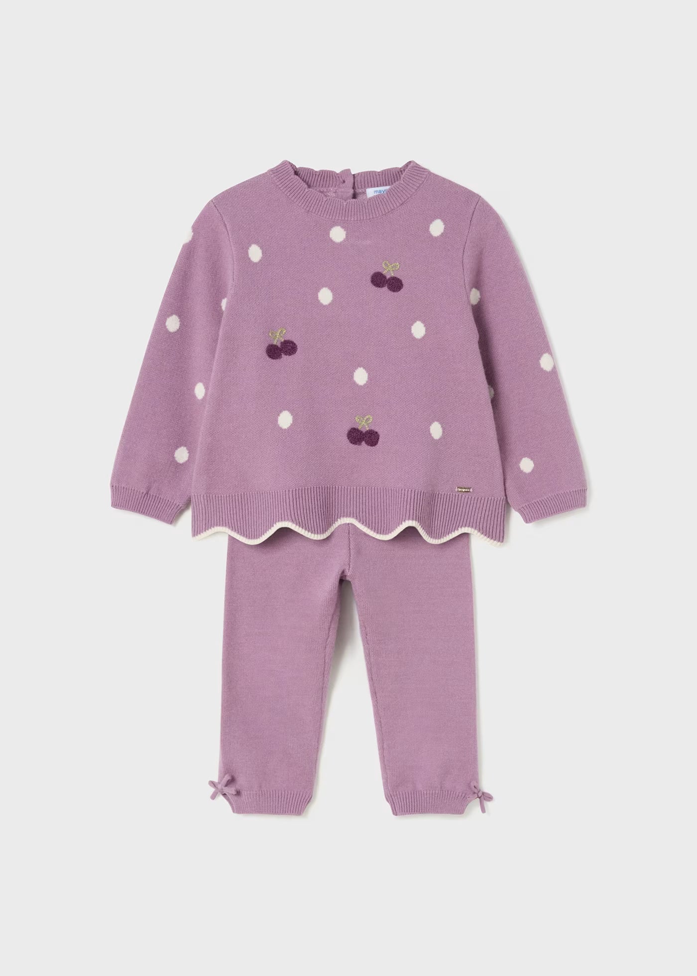 Conjunto cerezas pantalón y suéter