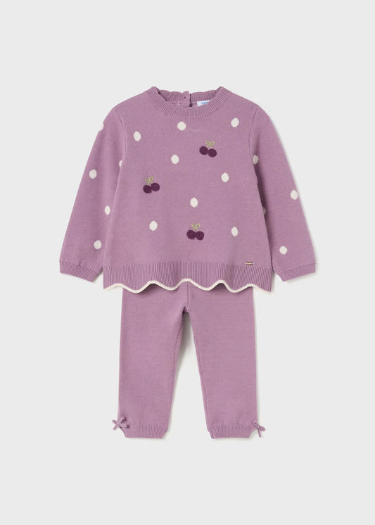 Conjunto cerezas pantalón y suéter