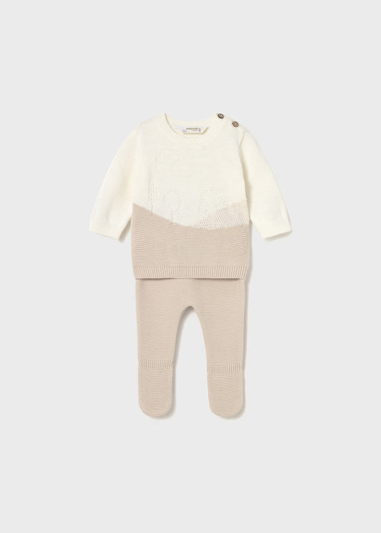 Conjunto pantalón y suéter tejido