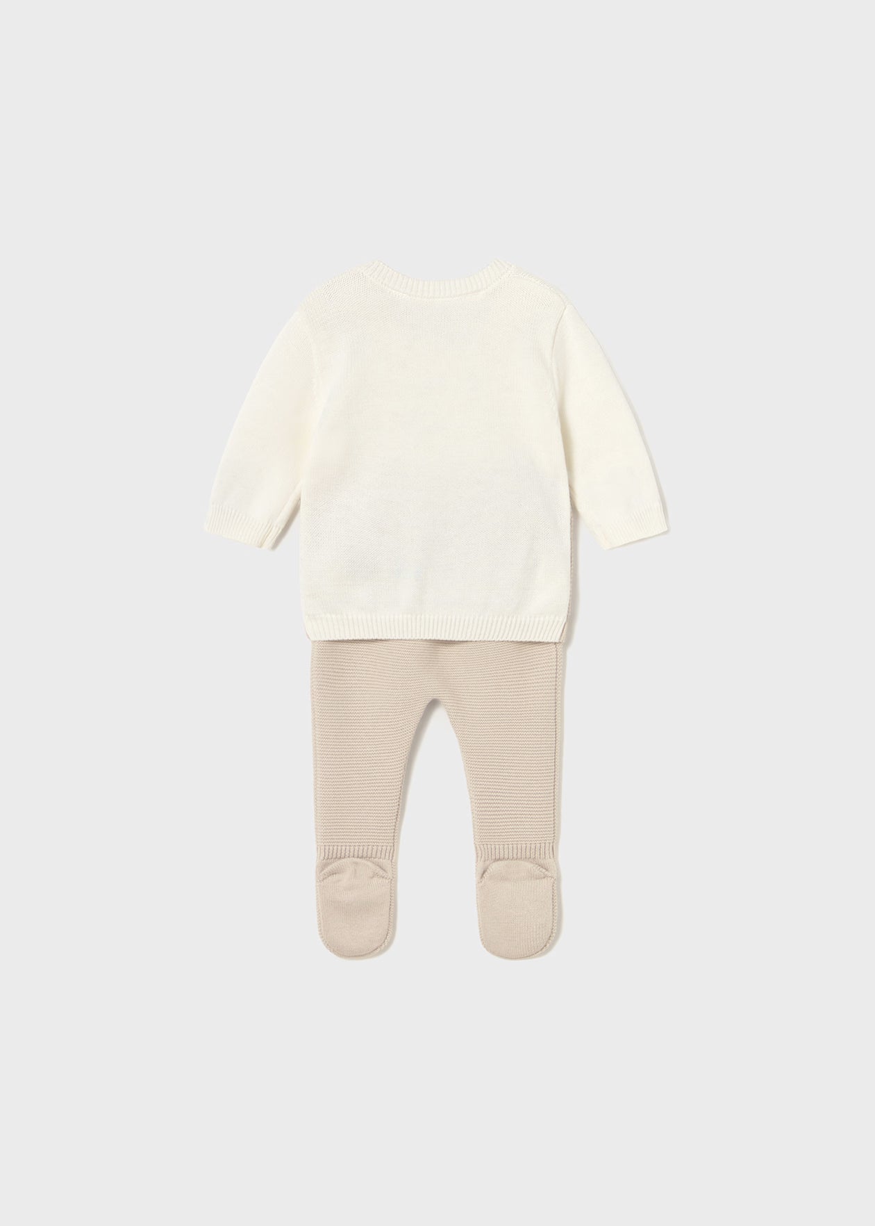 Conjunto pantalón y suéter tejido